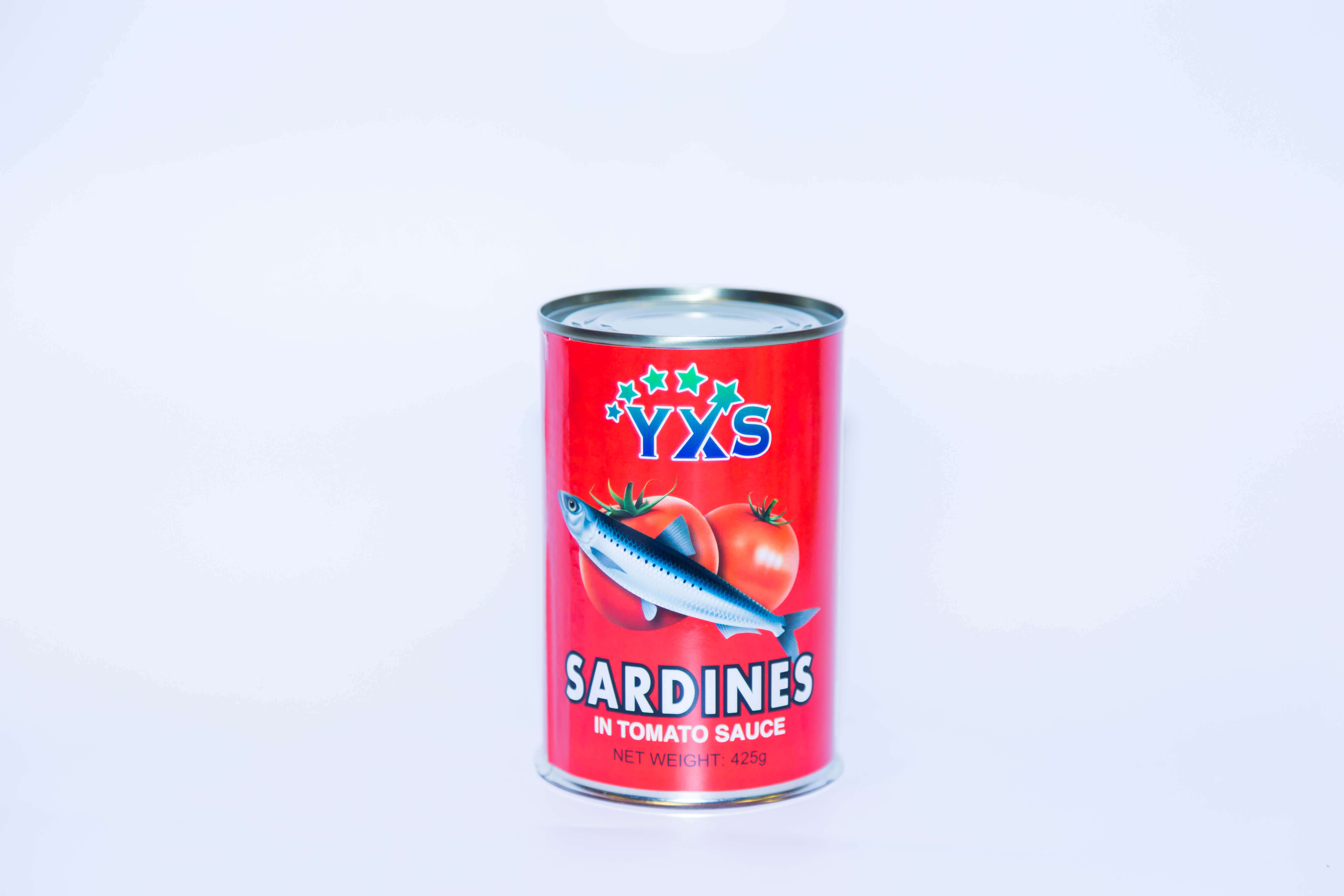 Sardina enlatada en salsa de tomate con opción de chile