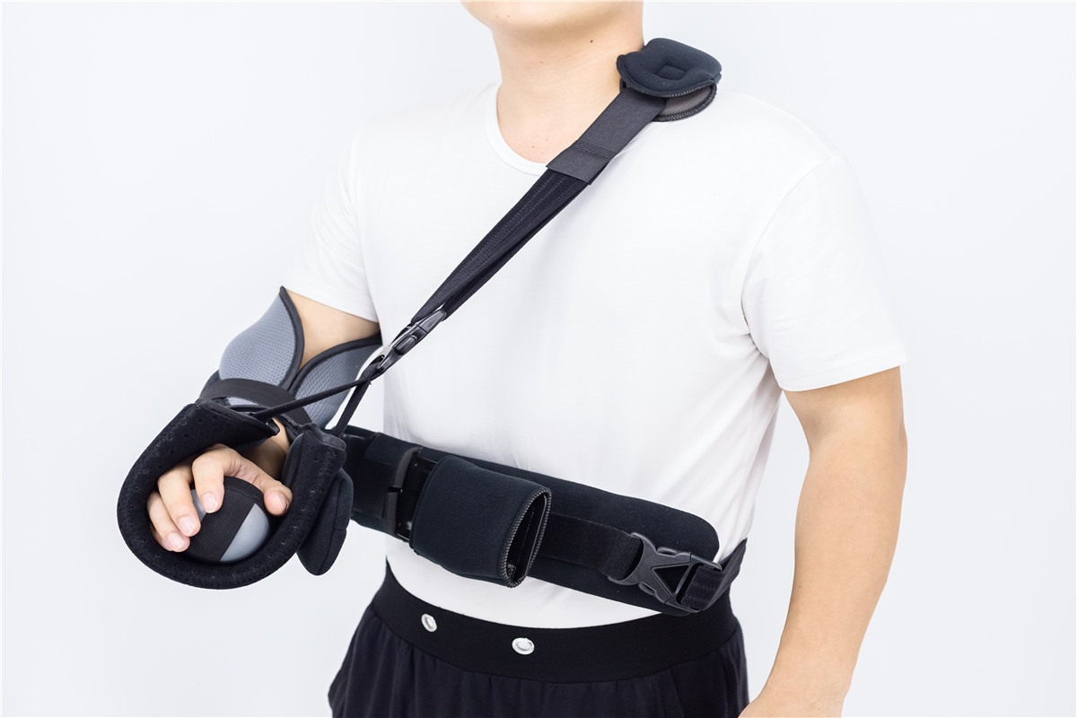 Inmovilizador de la eslinga del brazo del hombro ajustable con la barra de metal de ángulo libre fabricante personalizado
